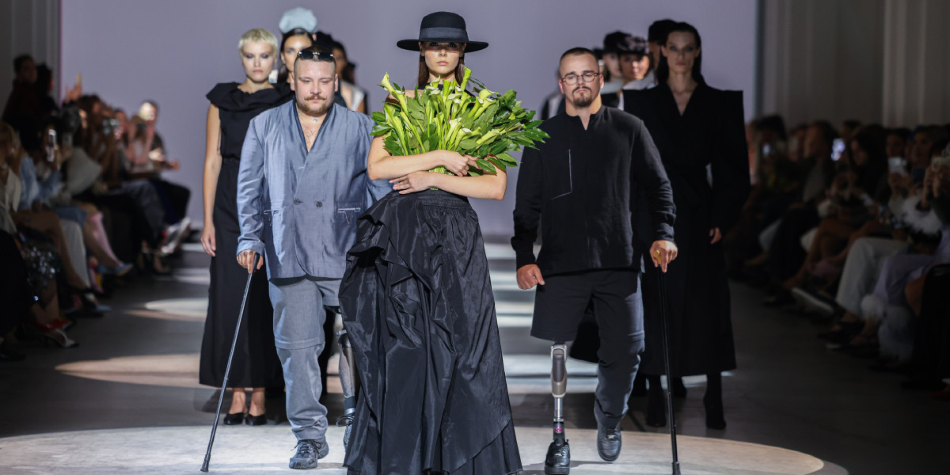 JULIYA KROS show at Ukrainian Fashion Week. Veterans with amputees took to the catwalk (Photo: Volodymyr Bosak)