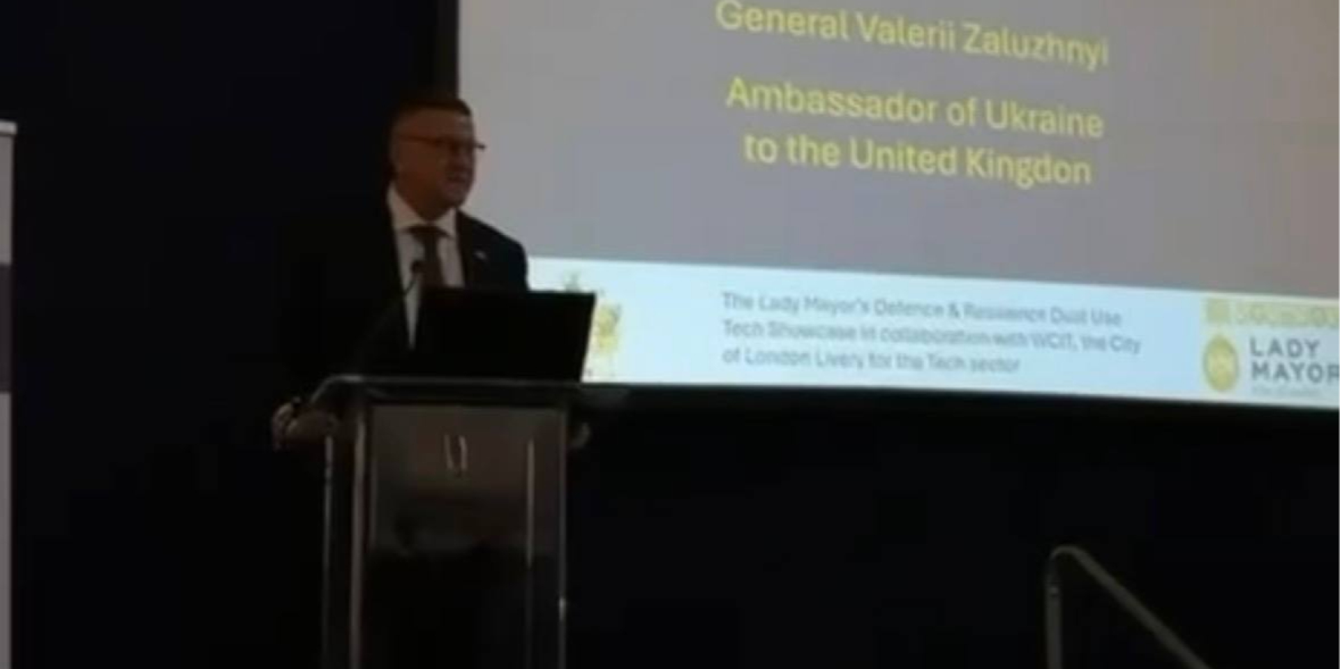 Залужний поглузував з&nbsp;російськомовних українських посадовців (Фото: Валерій Залужний/Telegram)