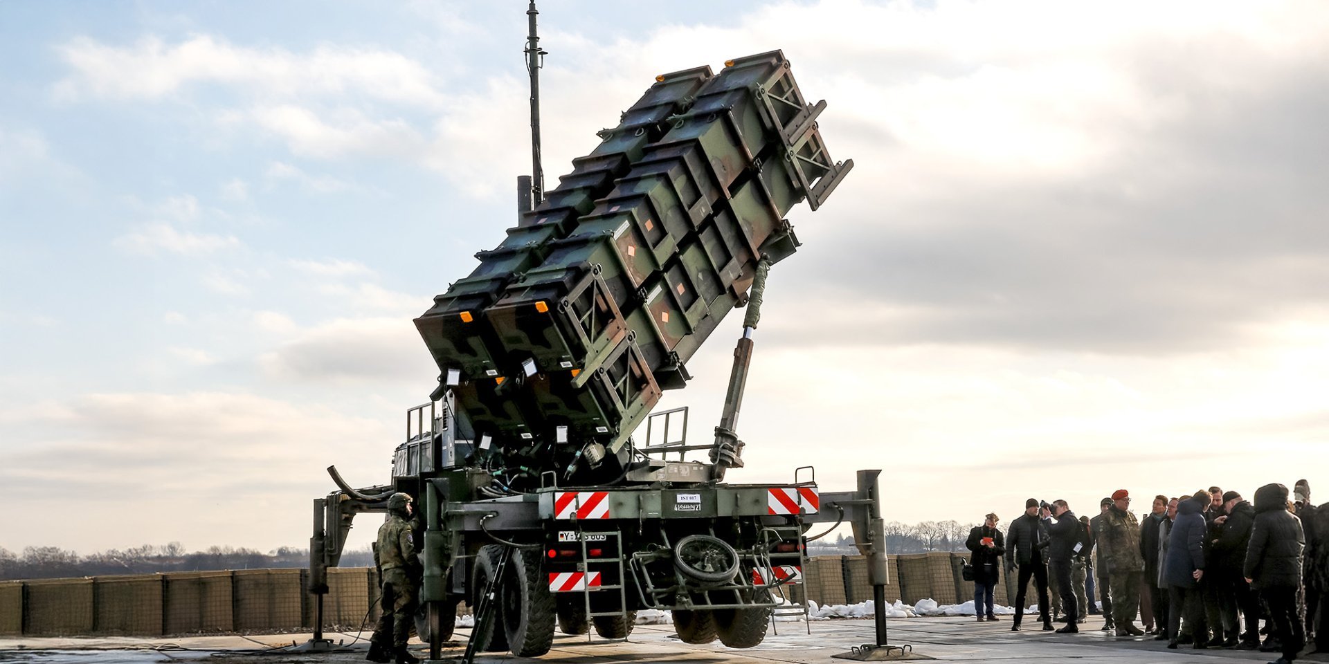 Військові попередили Венса про виснаження запасів Patriot на&nbsp;тлі передачі зброї на&nbsp;Близький Схід (Фото: Dominika Zarzycka / NurPhoto via Reuters)