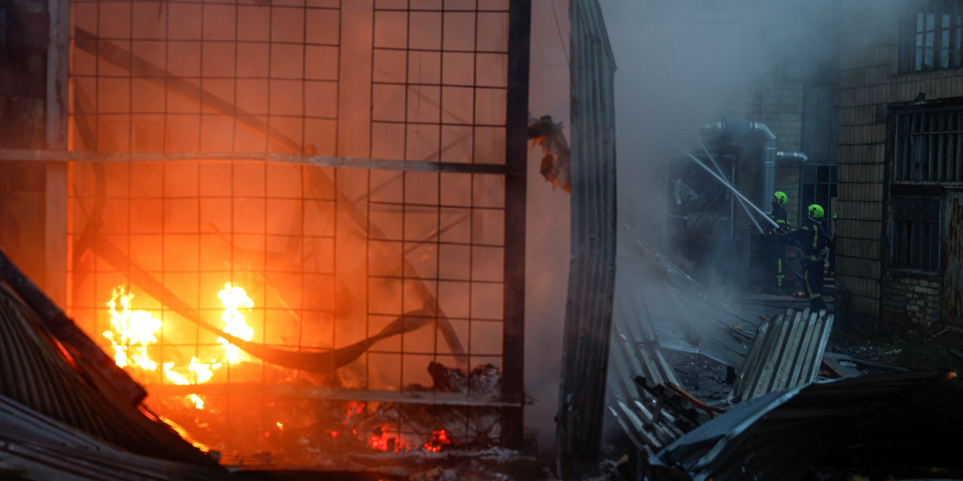 Наслідки російського удару по&nbsp;Києву 11 вересня (Фото: REUTERS/Valentyn Ogirenko)
