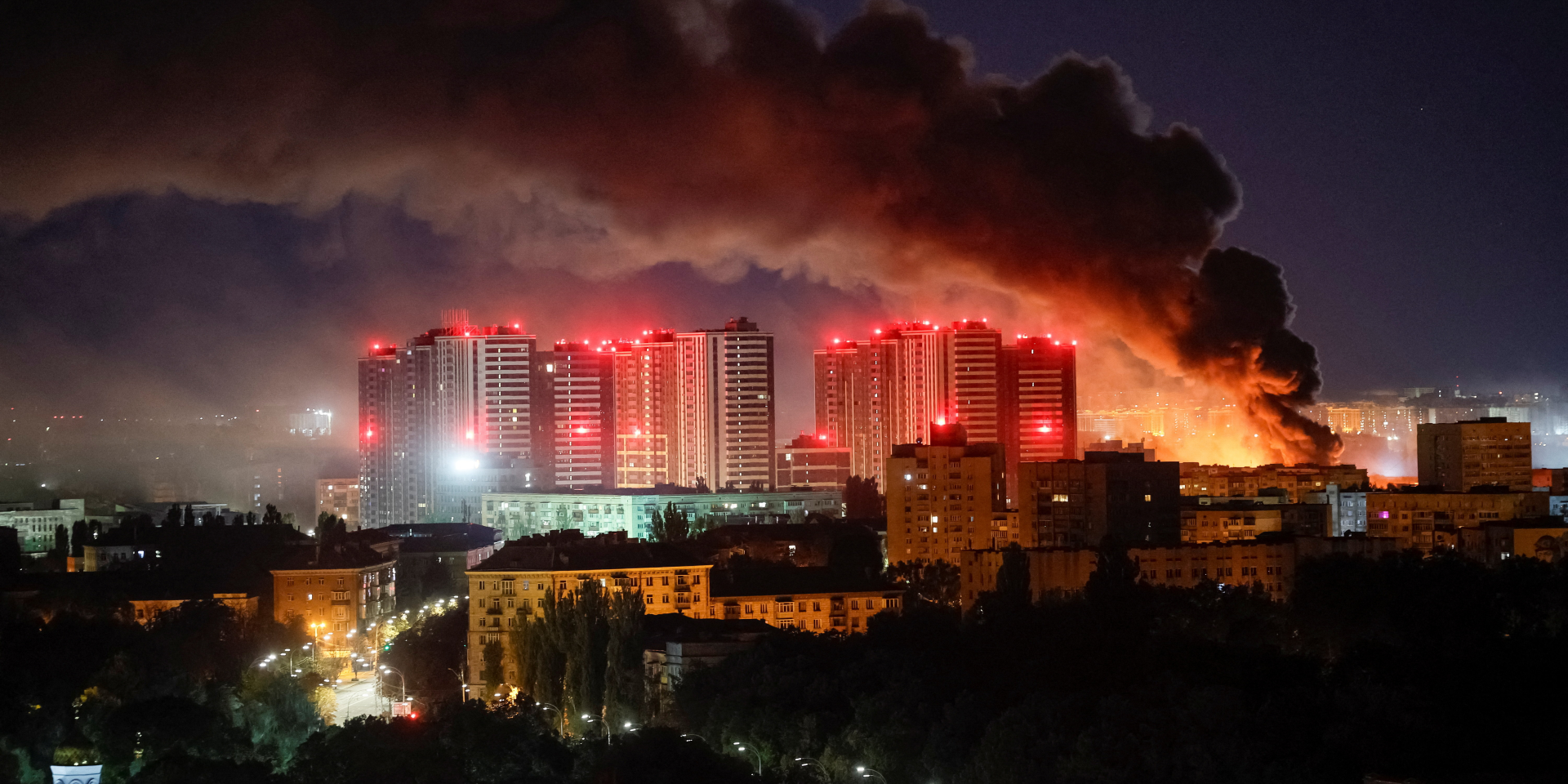 Дым над Киевом во&nbsp;время российского удара 8&nbsp;сентября 2026 года (Фото: REUTERS/Gleb Garanich)