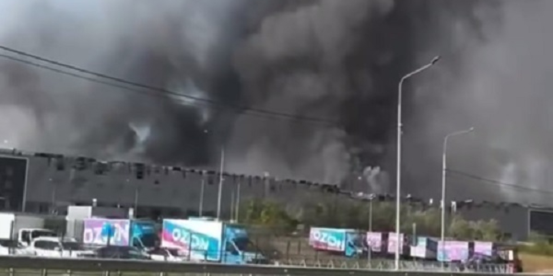 Ozon's logistics hub in Saratov, Russia, is on fire following an attack by Ukrainian UAVs on September 11 (Photo: Video screenshot / Exilenova+ / Telegram)
