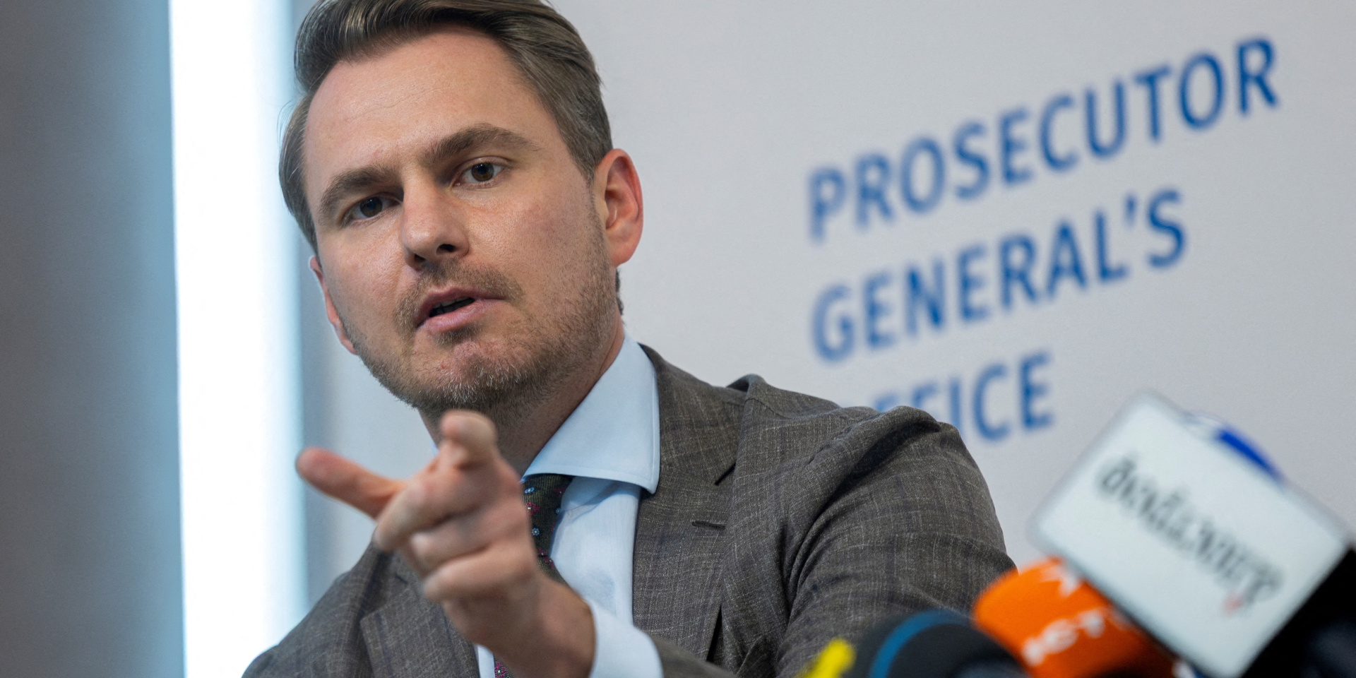 Руслан Кравченко заявив, що підписав підозри директору НАБУ Семена Кривоноса та&nbsp;людині, близькій до&nbsp;керівника САП Олександра Клименка (Фото: REUTERS/Thomas Peter/File Photo)