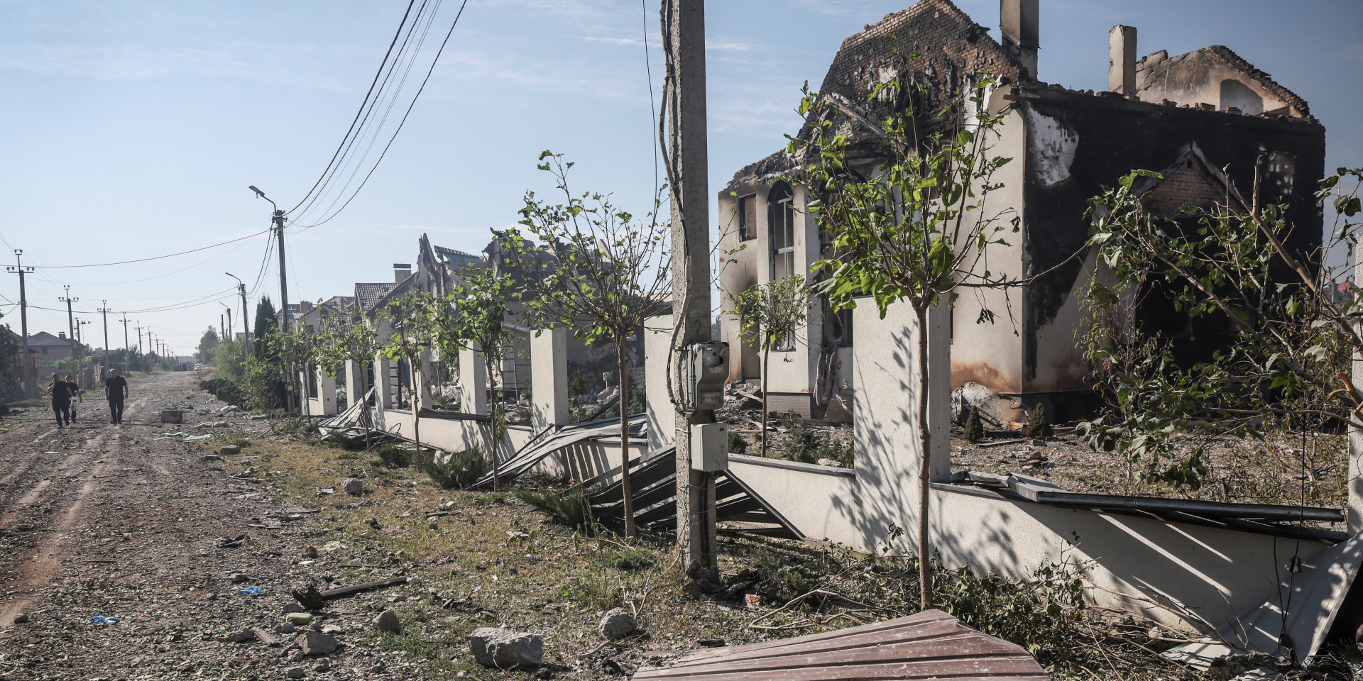 Внаслідок удару&nbsp;РФ і подальшої детонації боєприпасів у&nbsp;Милій загинуло 35 людей (Фото: REUTERS/Alina Smutko)