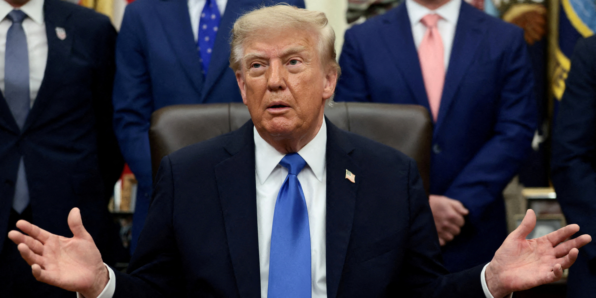 Рейтинги Трампа снижаются по&nbsp;мере приближения парламентских выборов (Фото: REUTERS/Evelyn Hockstein)