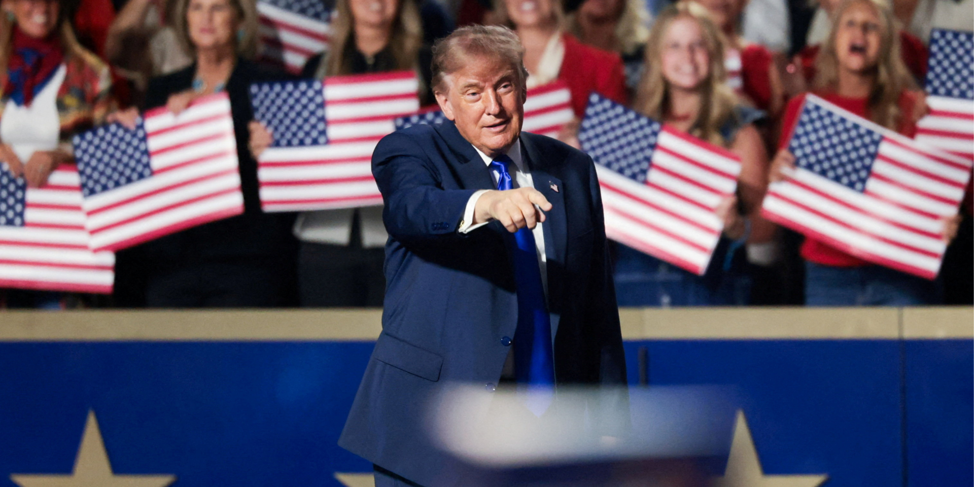 Трамп вимагає замінити модерністську скульптуру на&nbsp;статую Вашингтона неподалік від Білого дому (Фото: REUTERS/Jessica Koscielniak/File Photo)