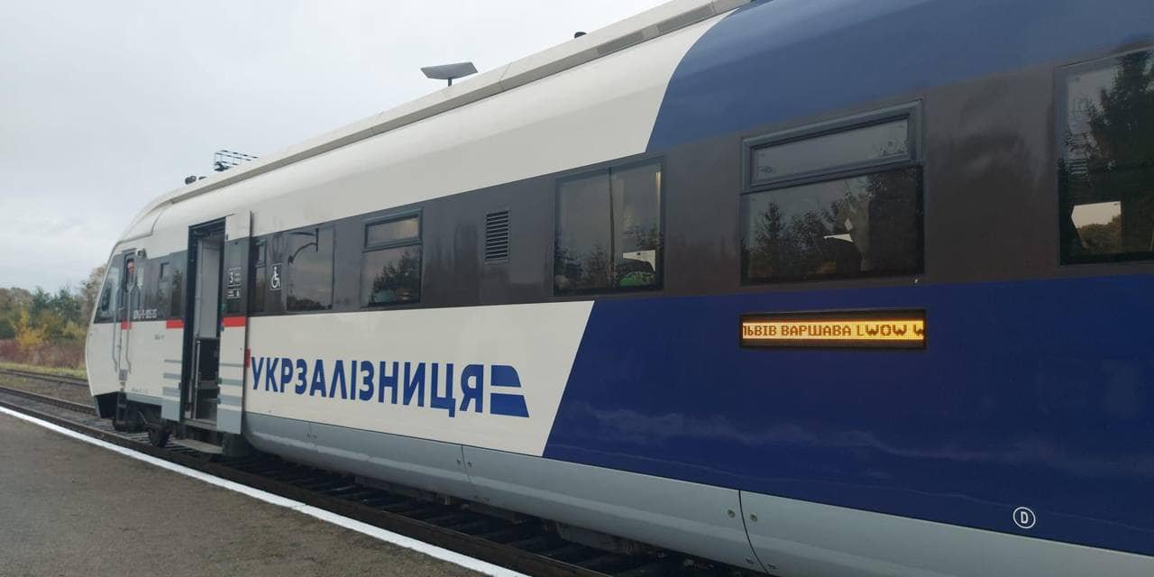Рух потягів Укрзалізниці залежатиме від рівня повітряної загрози (Фото: facebook.com/Ministry.for.restoration)
