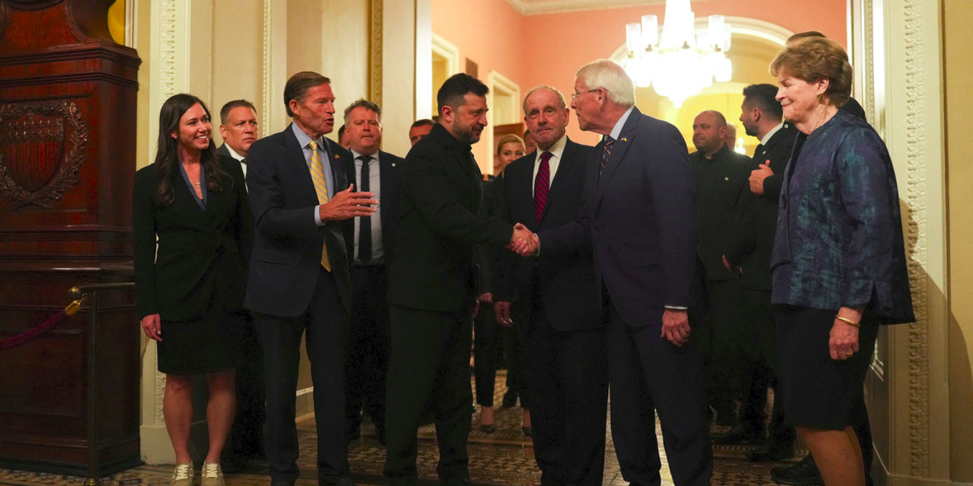 Volodymyr Zelenskyy at the meeting with U.S. senators on Graham-Blumenthal sanctions bill (Photo: REUTERS/Eric Lee)