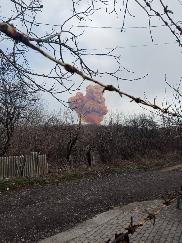 Nitric acid blast caused by Russian shelling in Rubizhne, Luhansk Oblast (Фото: Serhiy Haidai)