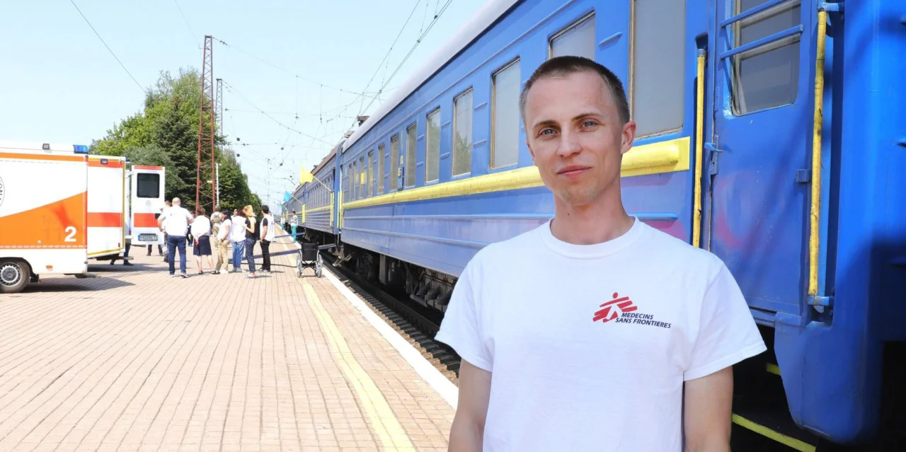 Anesthesiologist Maksym Zharikov helps save wounded civilians in hospital in Kostyantynivka (Фото: DR)