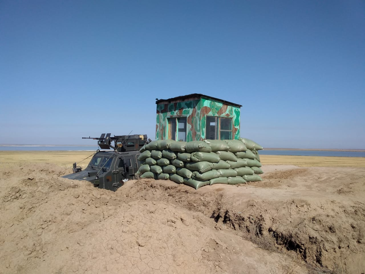 НА ЗАХИСТІ: Так виглядали оборонні споруди на півдні (Фото: Отримано NV від одного з військовослужбовців ЗСУ)