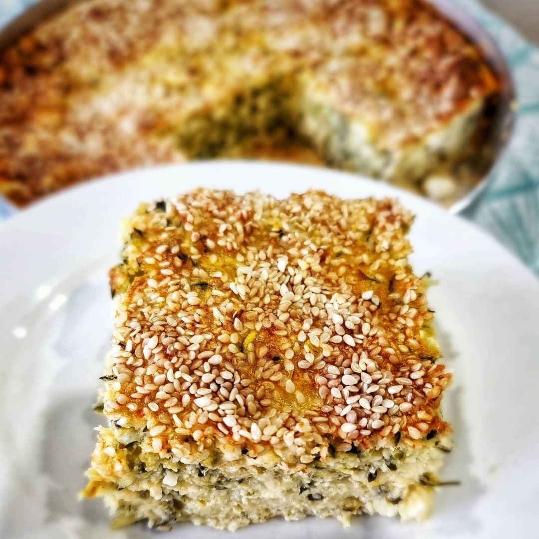 Традиційний пиріг з овочами без тіста Баціна (Фото: Inst @areti.bakes)