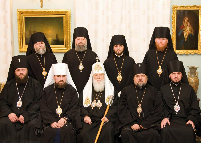 Ієрархи УПЦ КП у 2009 році. У центрі — Філарет, крайній праворуч — Епіфаній (Фото: andriyivska-tserkva.kiev.ua)
