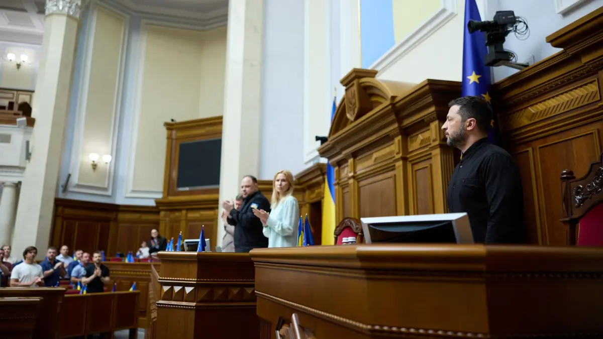 Із візитами до депутатів Володимир Зеленський приходить нечасто (Фото: Facebook | Руслан Стефанчук)