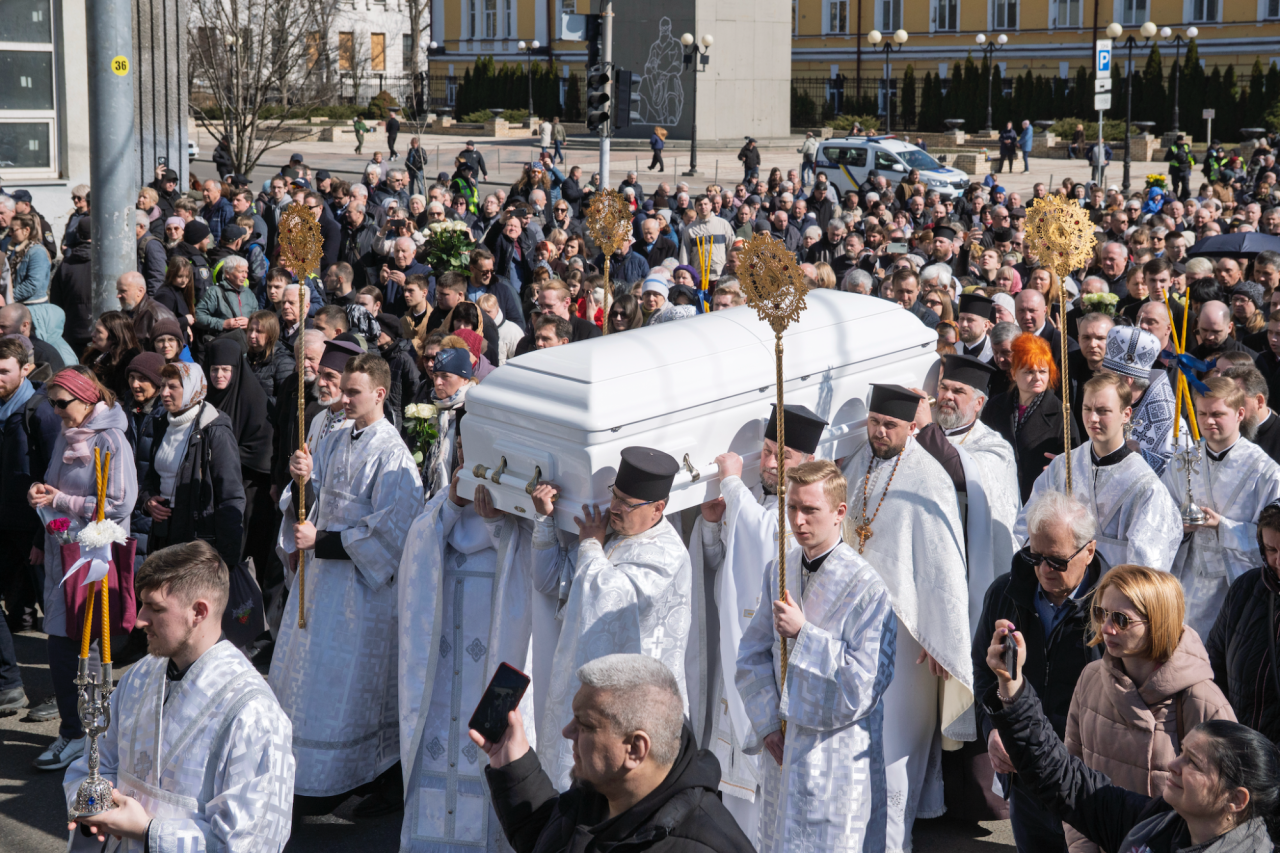 NV / Сергій Окунєв