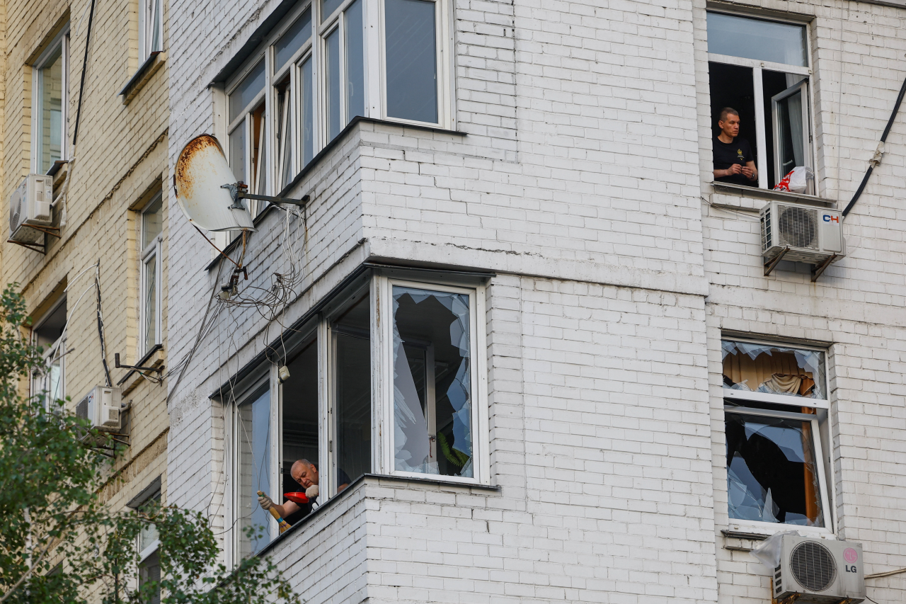 Последствия российской атаки на Киев, июль 2026 года. (Фото: REUTERS/Valentyn Ogirenko)