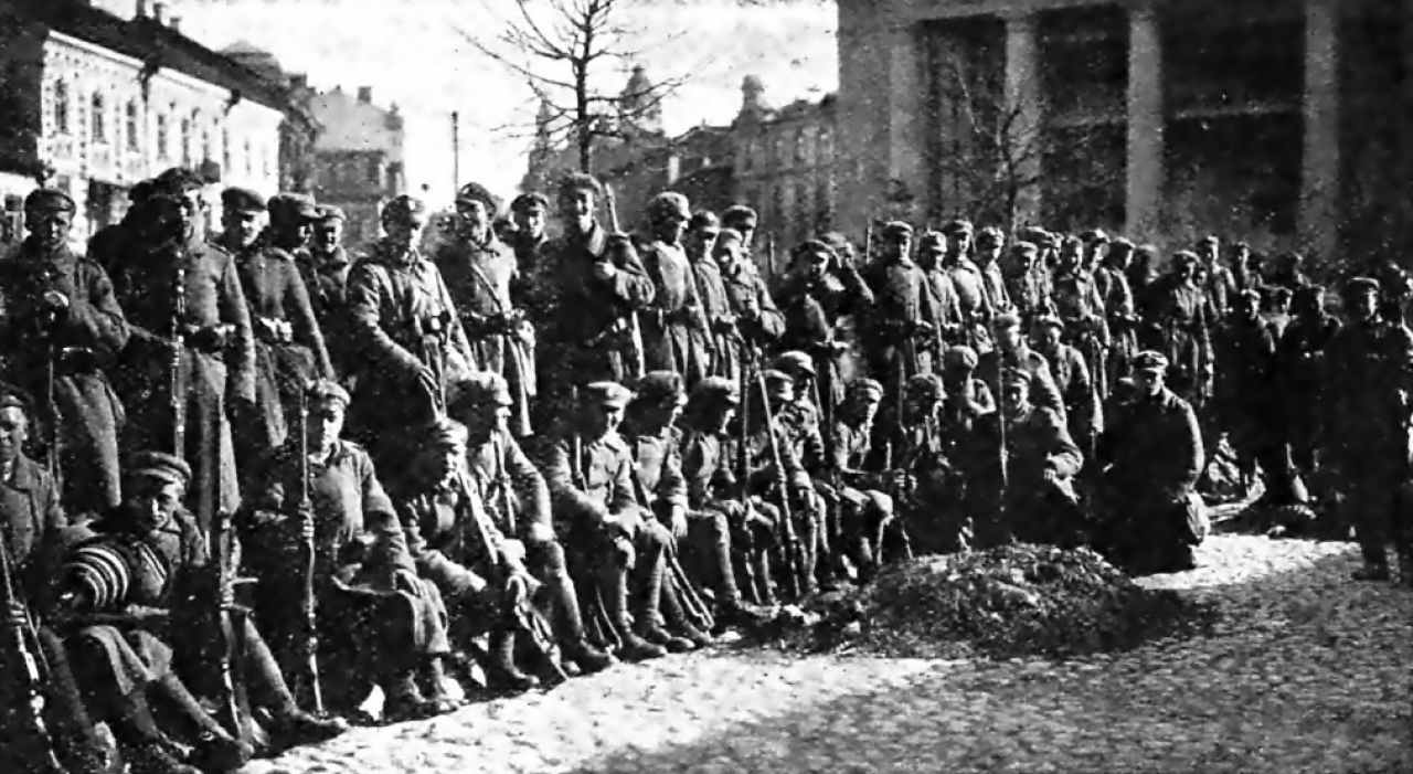 Польские солдаты в только что занятом Вильнюсе, октябрь 1920-го (Фото: NAC)