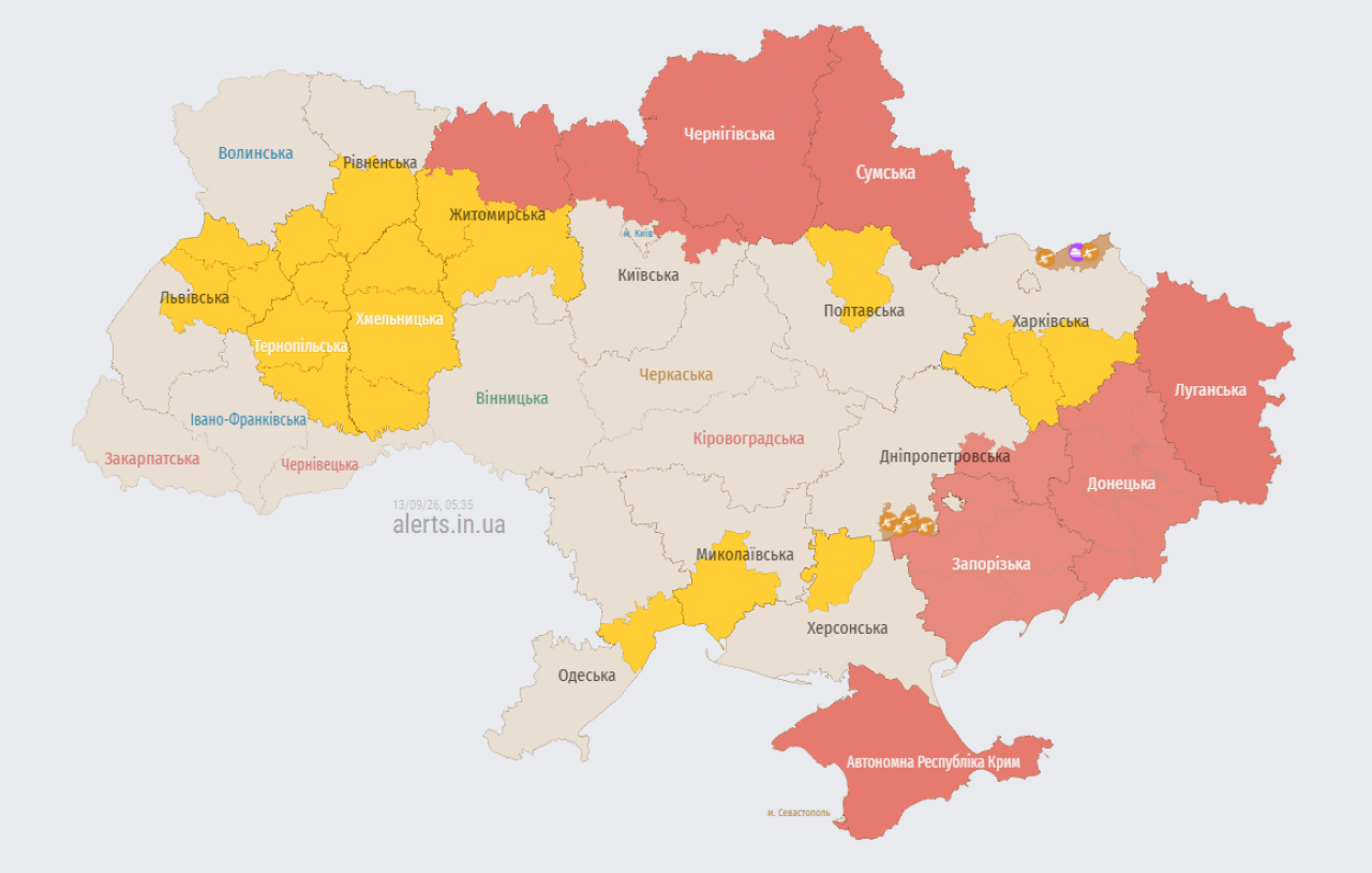 Мапа повітряних тривог в Україні станом на 05:35 13 вересня 2026 року (Фото: alerts.in.ua)