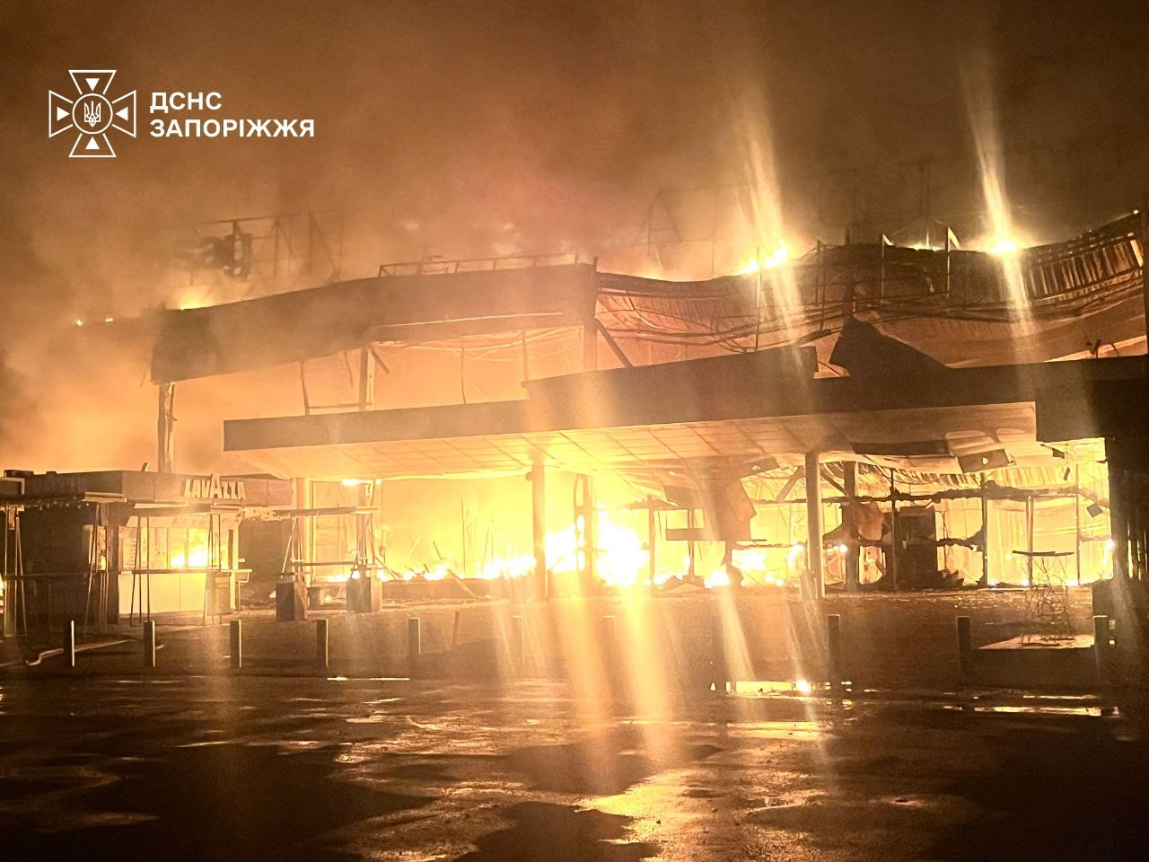 The aftermath of strike on Zaporizhzhya shopping center, Sept. 17, 2026 (Фото: SES)