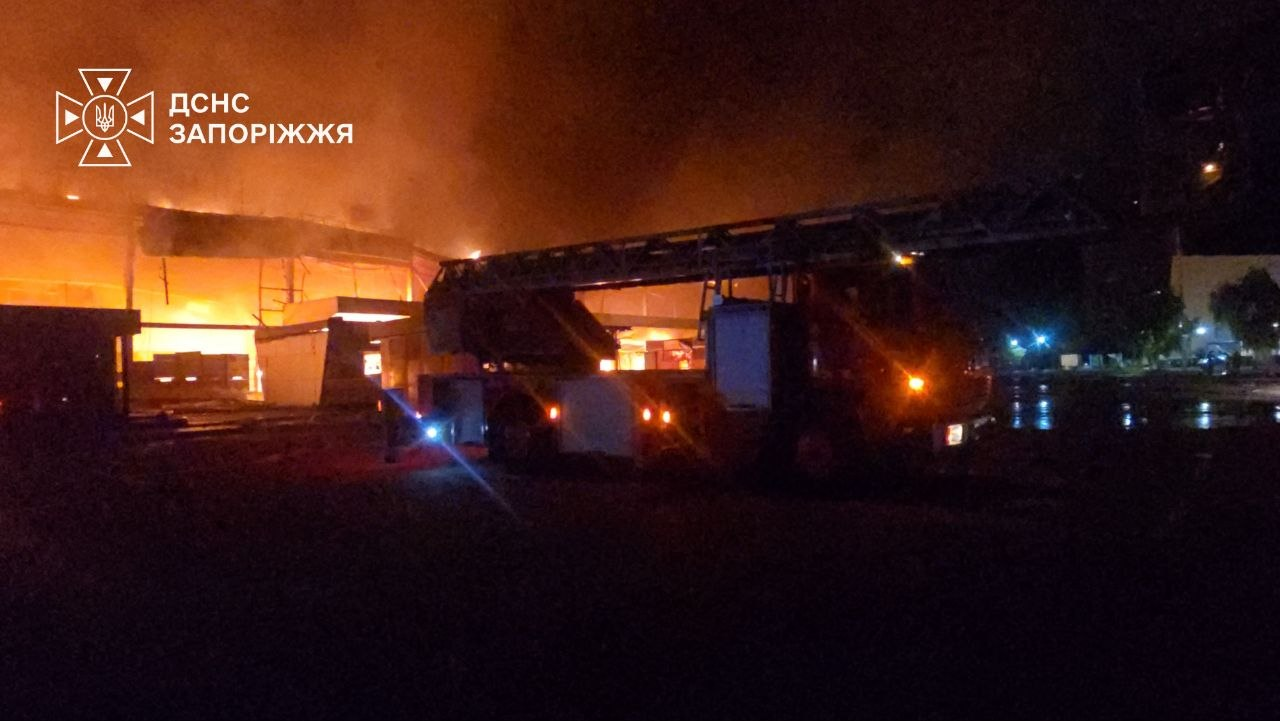 The aftermath of strike on Zaporizhzhya shopping center, Sept. 17, 2026 (Фото: SES)