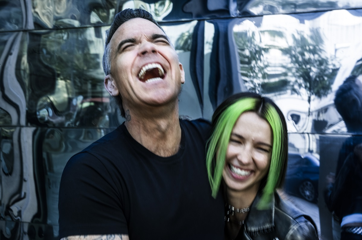 Miss Monique and Robbie Williams have released a joint track (Фото: Anton Corbijn)